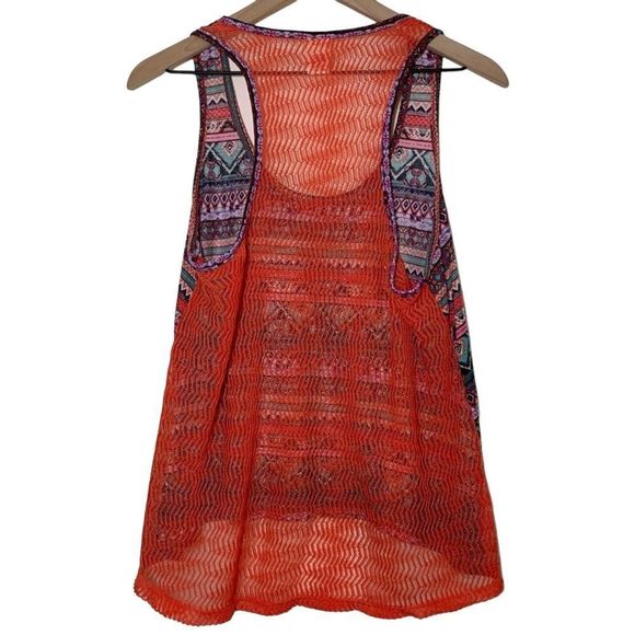 Geometric Print High Low Raceback Tank Top with See Through Back Size Large - Picture 3 of 8